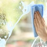 Curățarea geamurilor: 5 sfaturi utile pentru orice casă